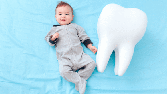 O primeiro dentista do bebê: quando deve ser a primeira consulta?